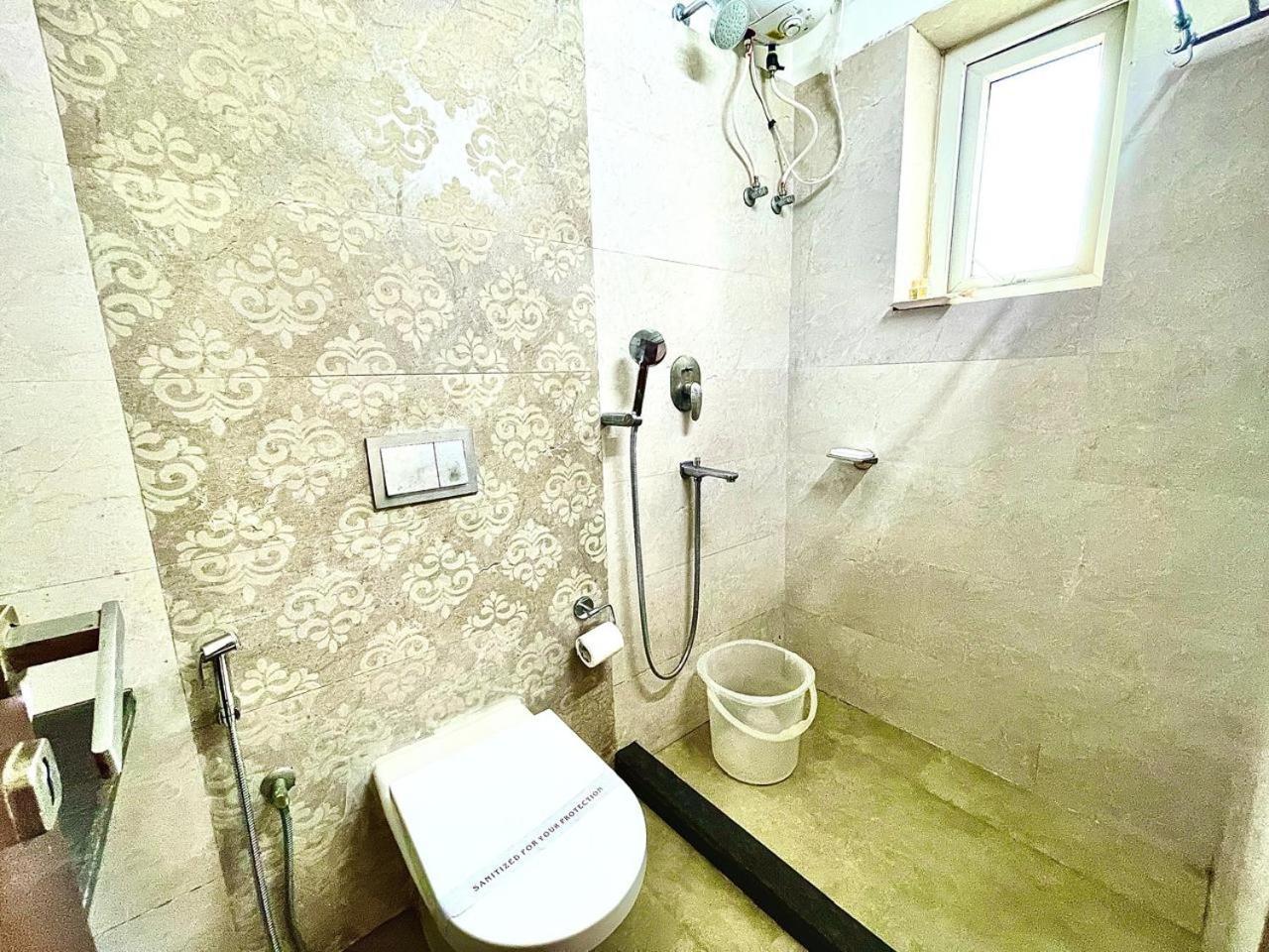 Gr Palace, In Front Of Sea-Beach With Breakfast, Swimming-Pool, Fully Air-Conditioned, Hotel With Parking Availability 푸리 외부 사진
